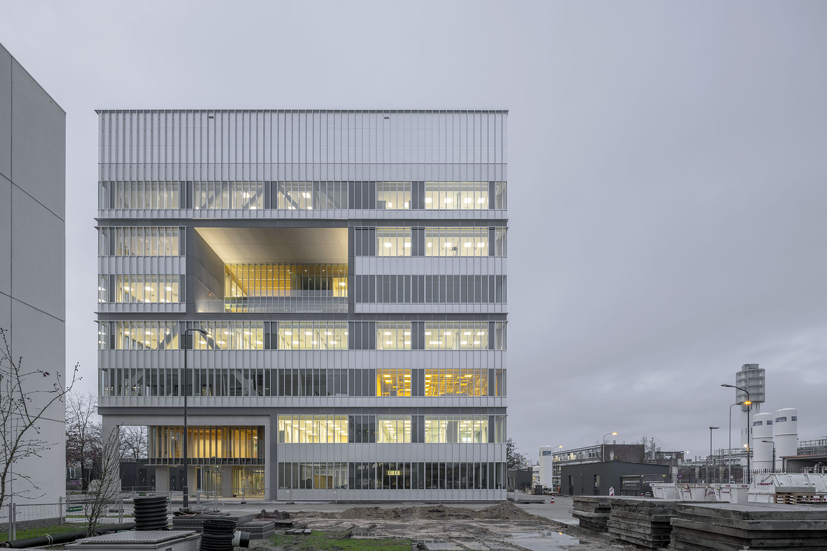 Marie Curie building by Proof of the sum – BEDA